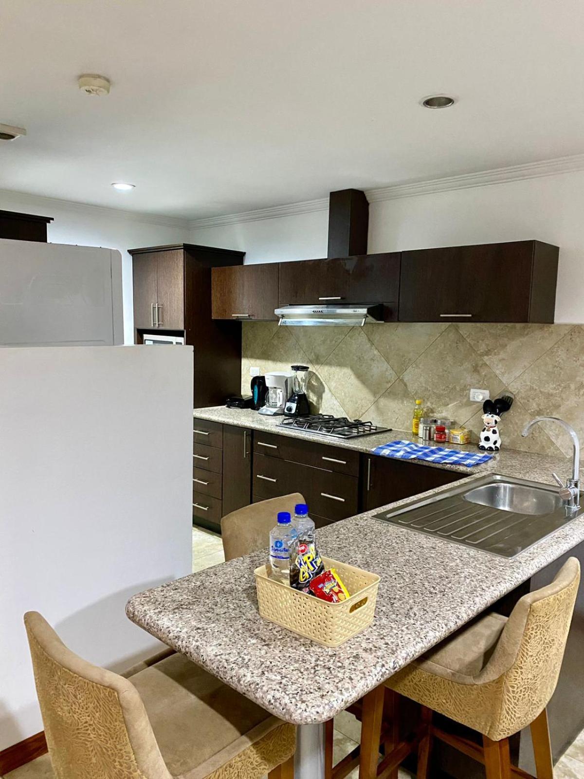 Departamento De Lujo, Cuenca, Adrianashome Εξωτερικό φωτογραφία